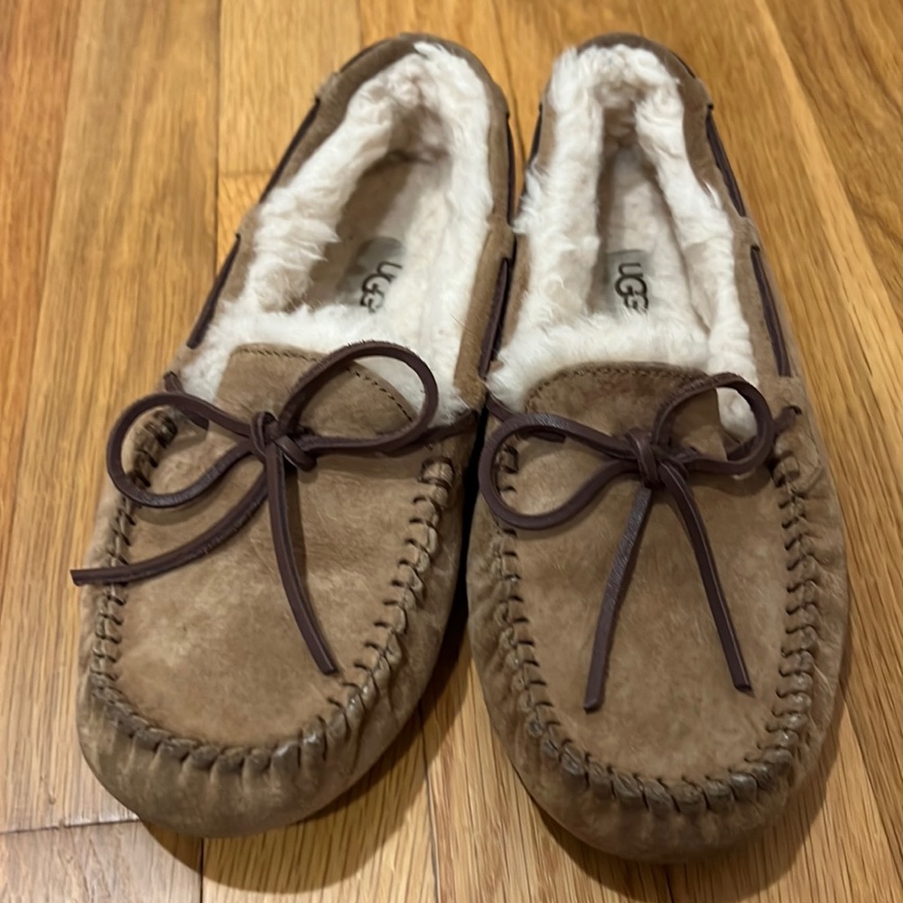 Women’s UGG Dakota slippers